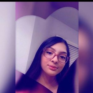 Meet your Posher, Mia